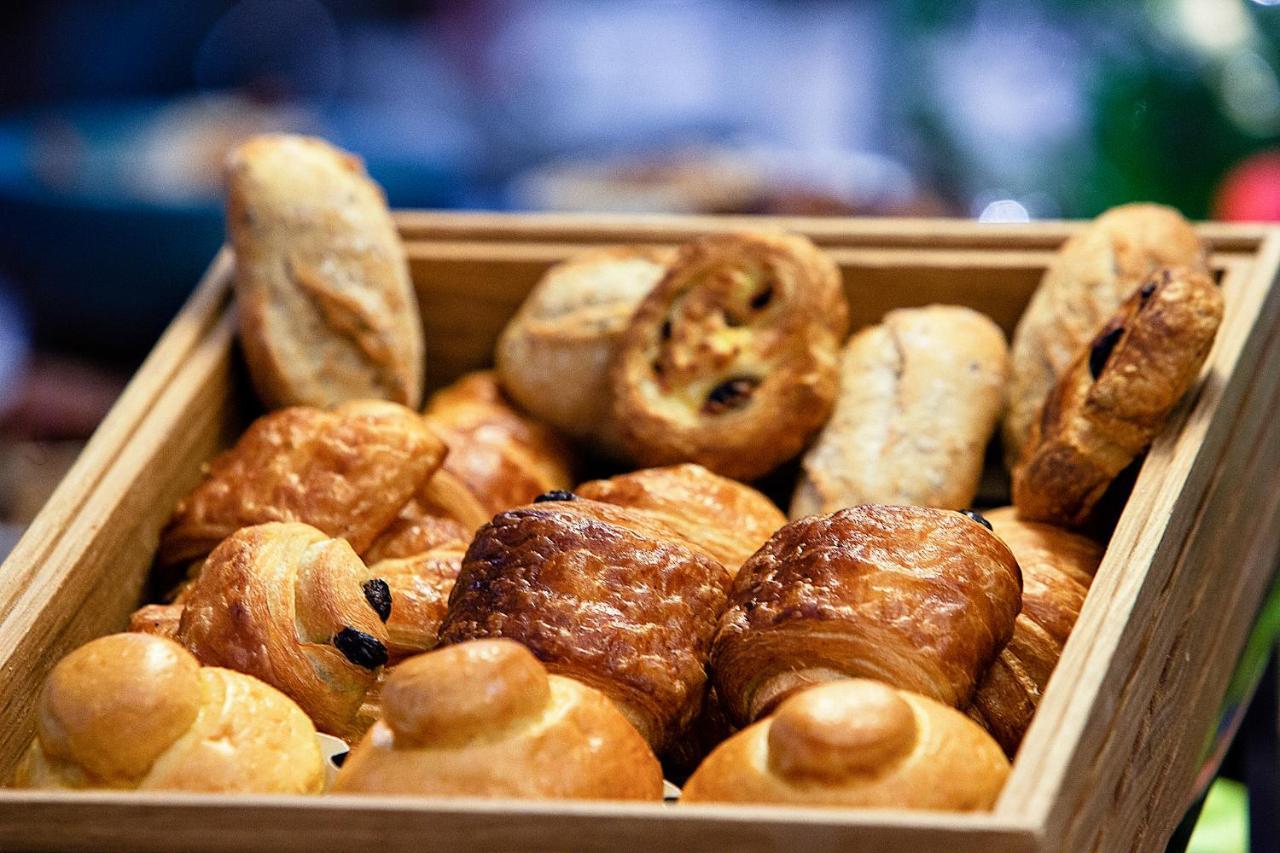 Movenpick Hotel Auckland Exterior photo A selection of Danish pastries